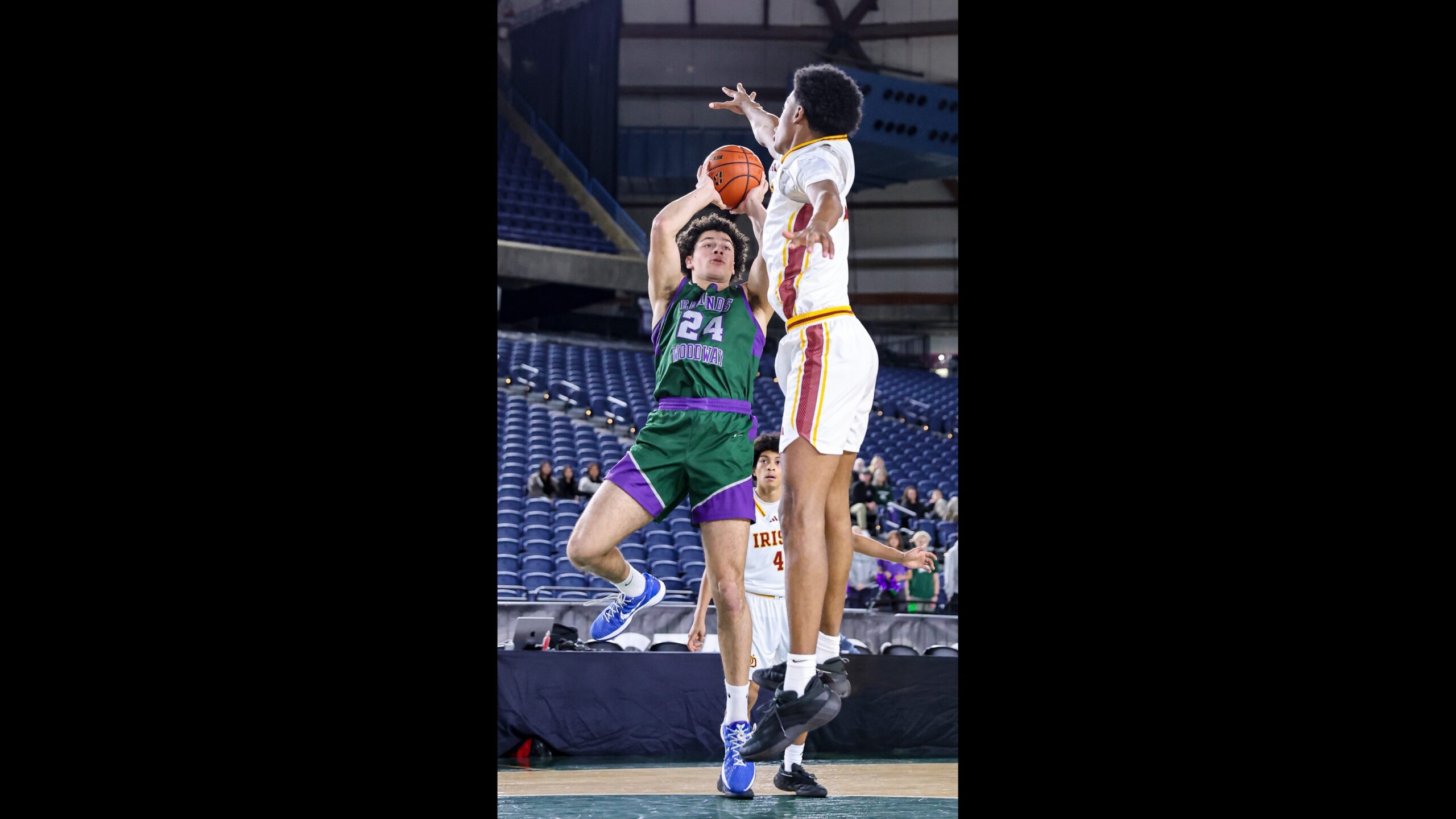 Edmonds-Woodway Warriors Aim for 4th Place in State Basketball